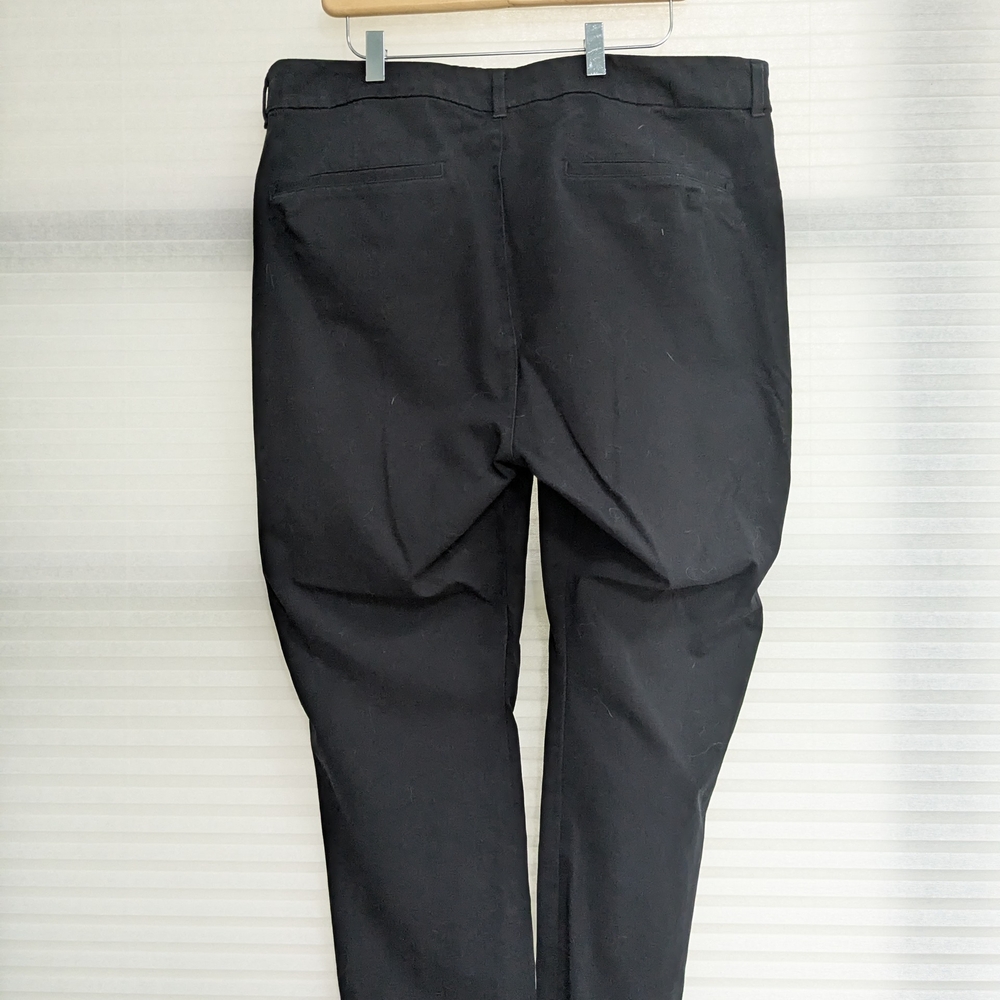 Old Navy Black High Rise Pixie Skinny - Picture 2 of 3